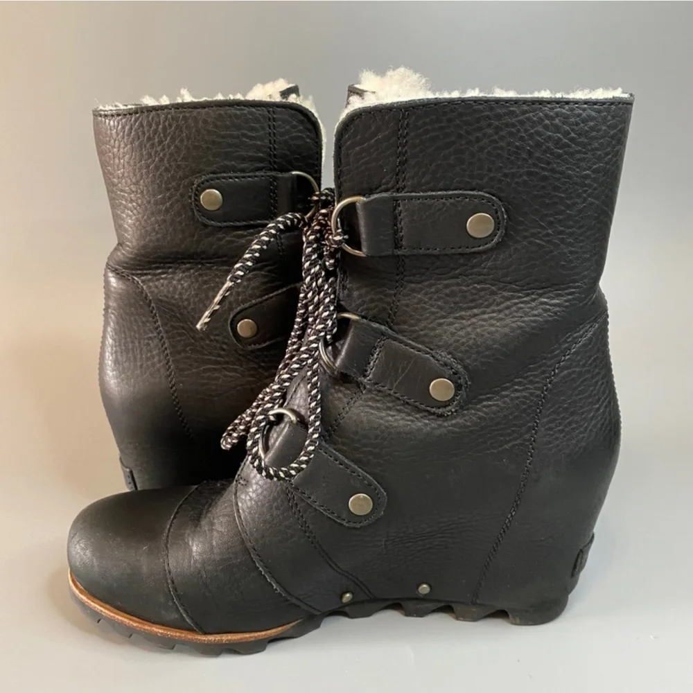 Sorel Joan of Arctic Mid Lace Up Wedge Black Leather Shearling Lux 8.5